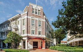 Maxwell Reserve Singapore, Autograph Collection